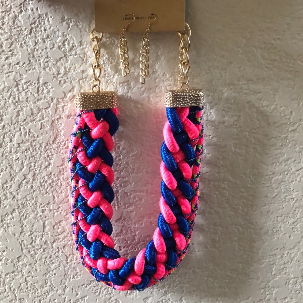 Necklace earring set